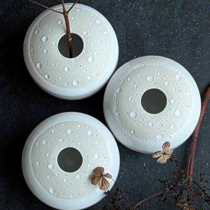 Bud vase - glossy white