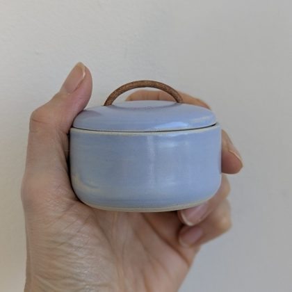 Semi-matte faded blue (S)